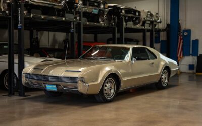 Oldsmobile Toronado Deluxe 1966 2 Door Hardtop