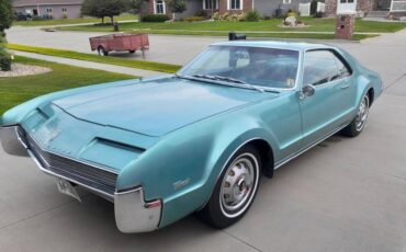 Oldsmobile-Toronado-deluxe-survivor-1966-blue-4
