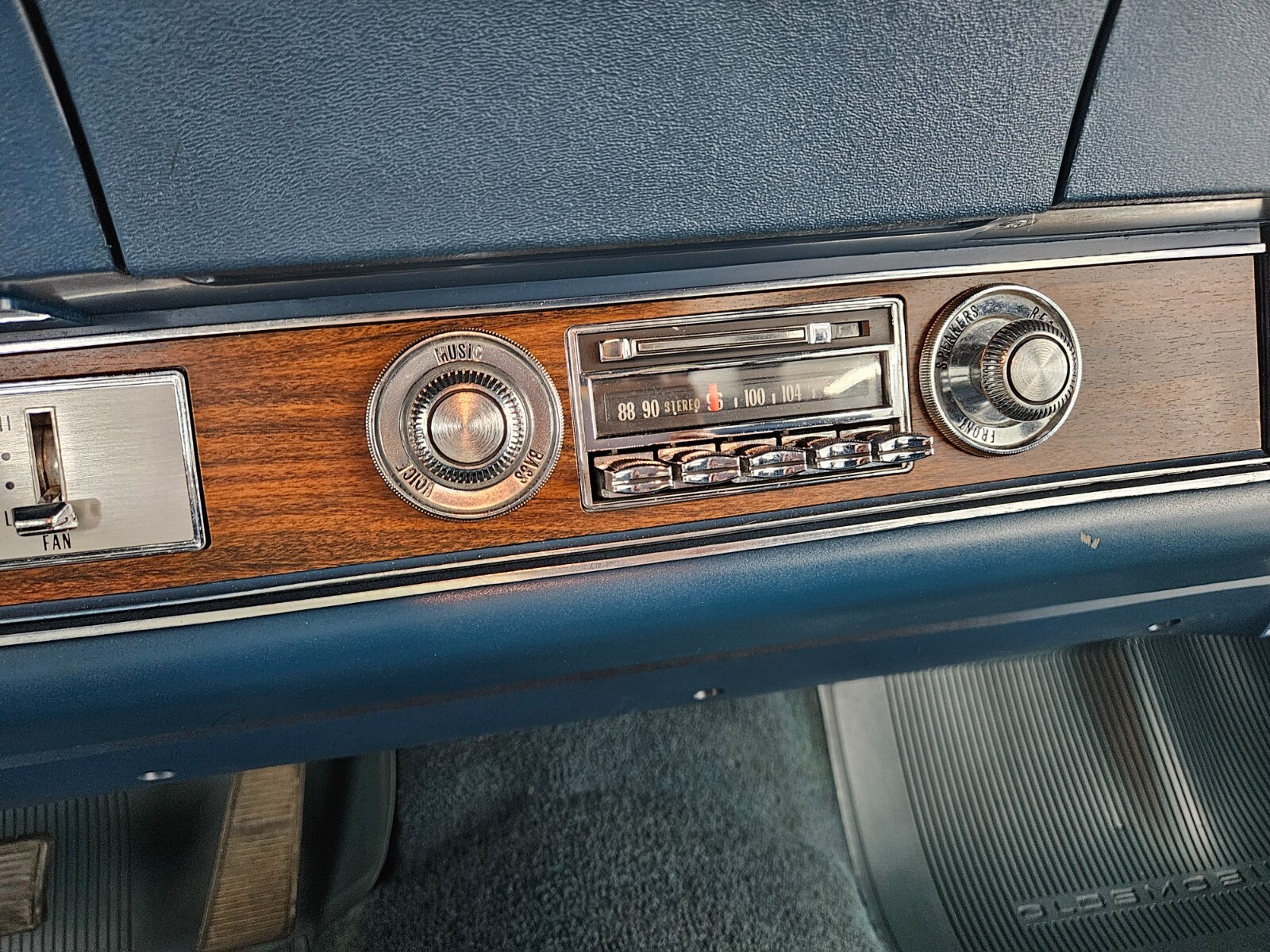 Oldsmobile-Vista-Cruiser-1972-Wagon-10