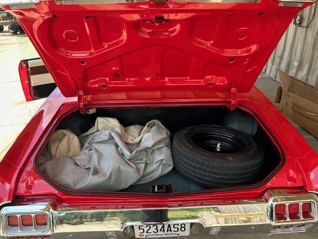 Oldsmobile-cutlass-superme-convertible-1972-red-9