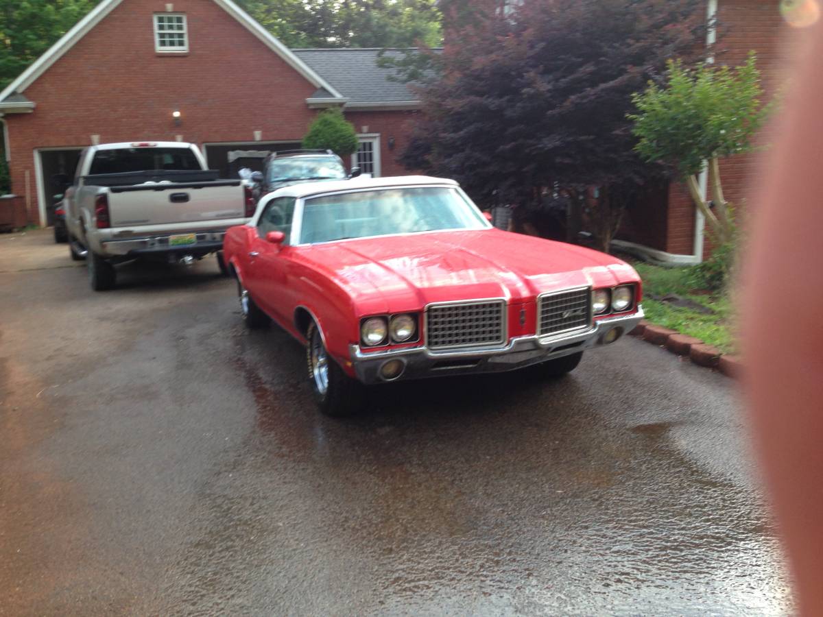 Oldsmobile cutlass superme convertible  1972 red