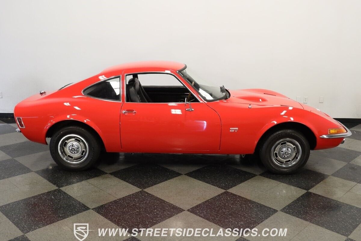 Opel-GT-1969-Coupe-12