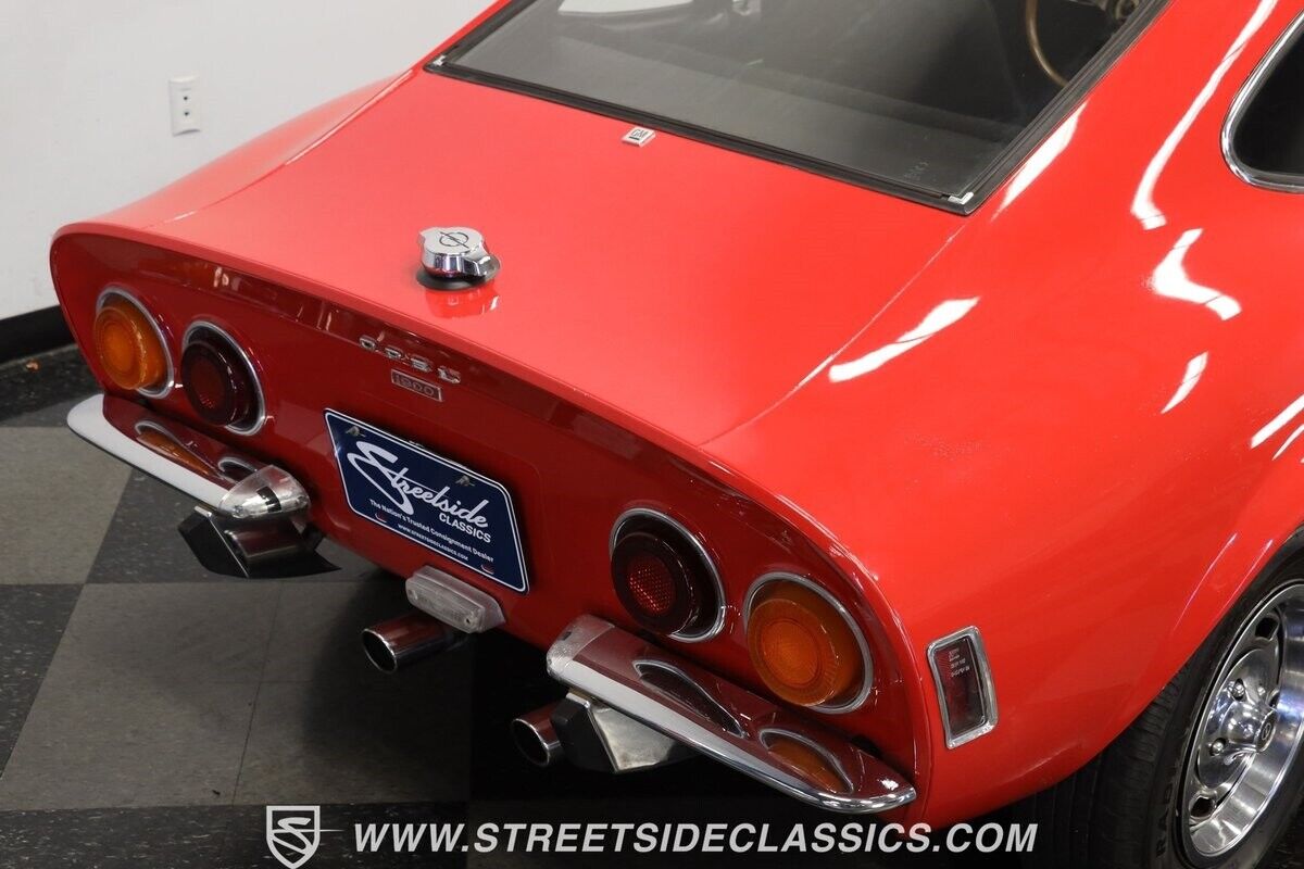 Opel-GT-1969-Coupe-24