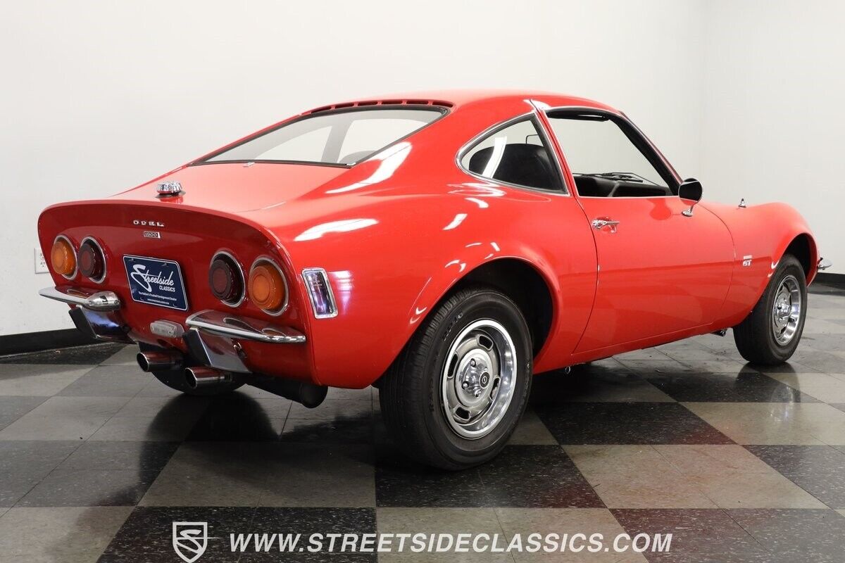 Opel-GT-1969-Coupe-26