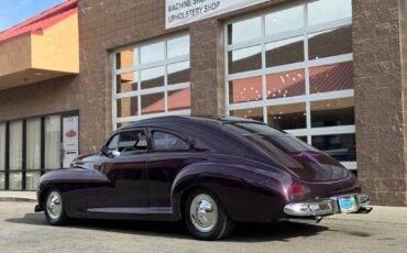 Packard-Clipper-custom-street-ro-1947-purple-3