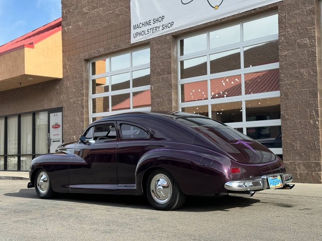 Packard-Clipper-custom-street-ro-1947-purple-3