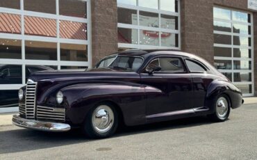 Packard-Clipper-custom-street-ro-1947-purple