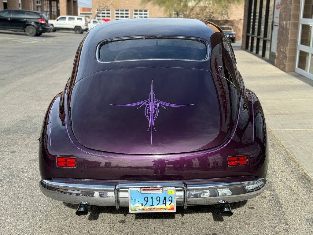 Packard-Clipper-custom-street-ro-1947-purple-4