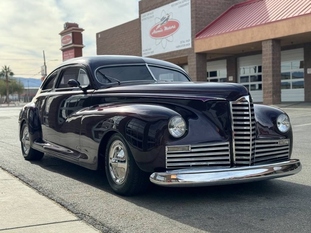 Packard-Clipper-custom-street-ro-1947-purple-6