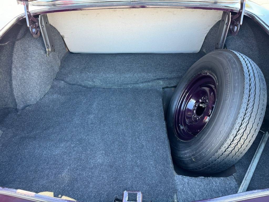 Packard-Clipper-touring-sedan-1953-purple-20