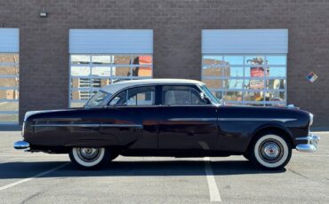 Packard-Clipper-touring-sedan-1953-purple-3