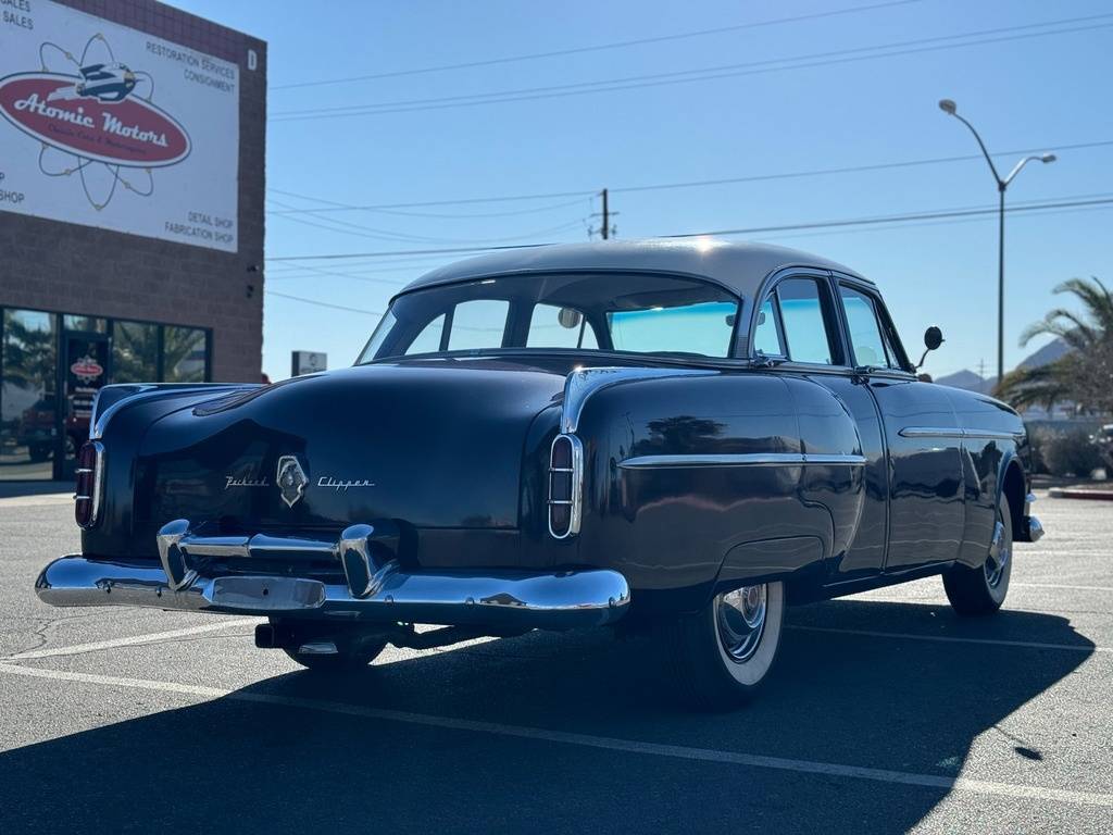 Packard-Clipper-touring-sedan-1953-purple-4