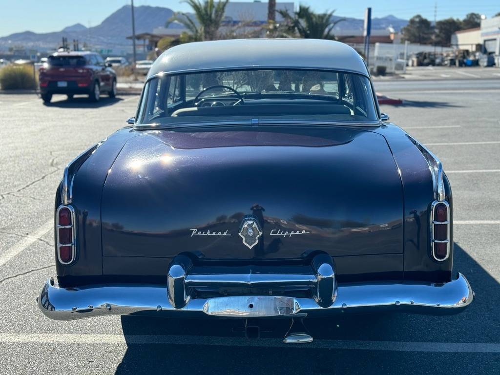 Packard-Clipper-touring-sedan-1953-purple-5