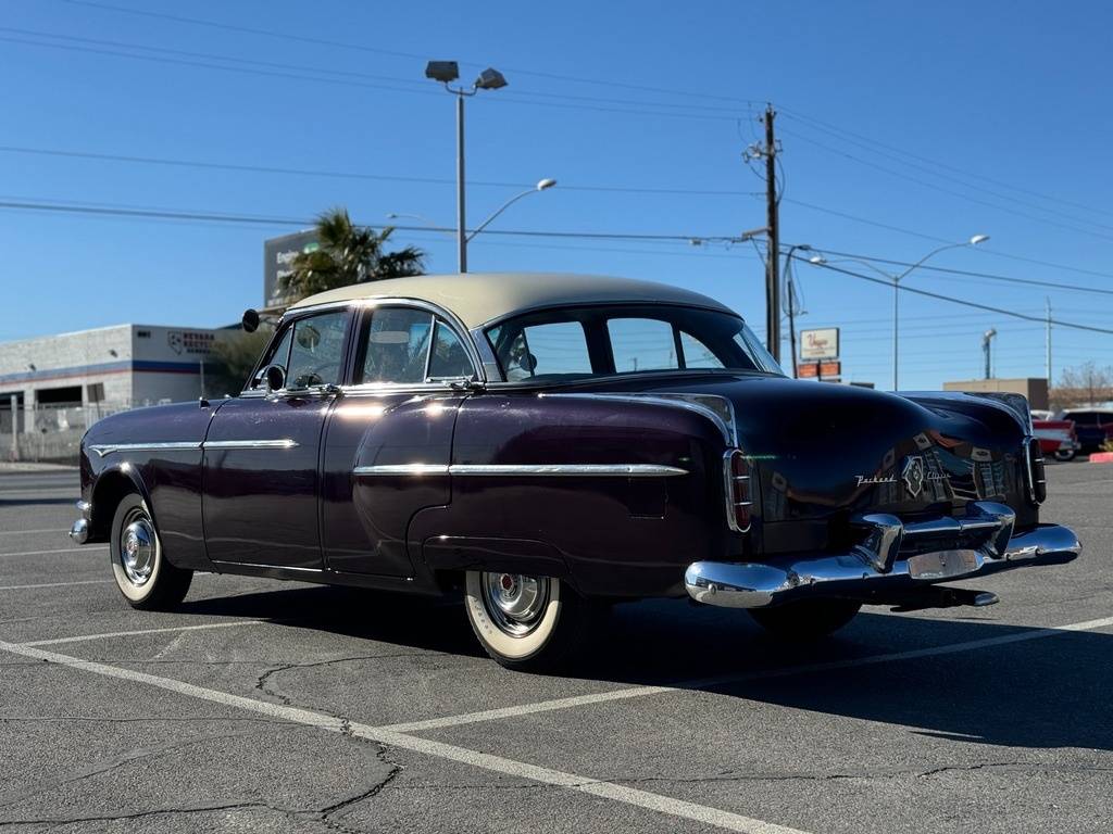 Packard-Clipper-touring-sedan-1953-purple-6