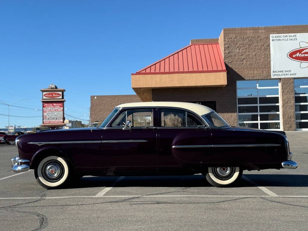Packard-Clipper-touring-sedan-1953-purple-7