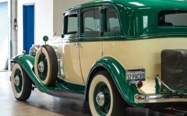 Packard-Light-Eight-1932-4-Door-Sedan-21
