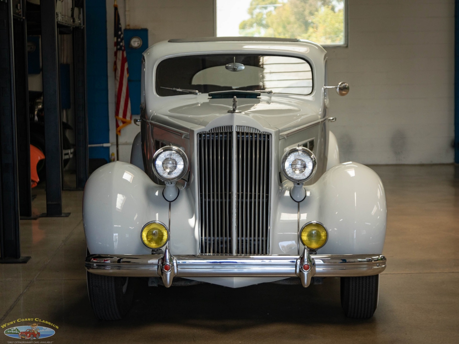 Packard-One-Twenty-1937-2-Door-Sedan-12
