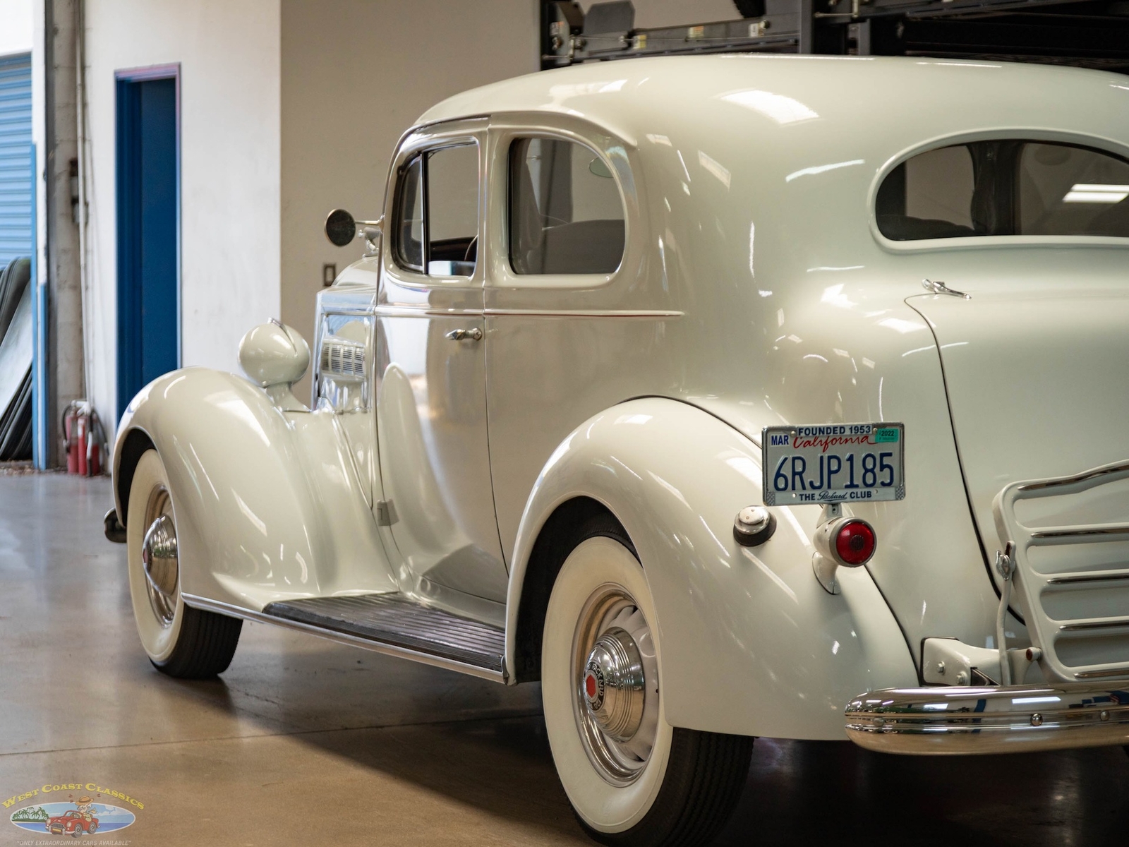 Packard-One-Twenty-1937-2-Door-Sedan-21