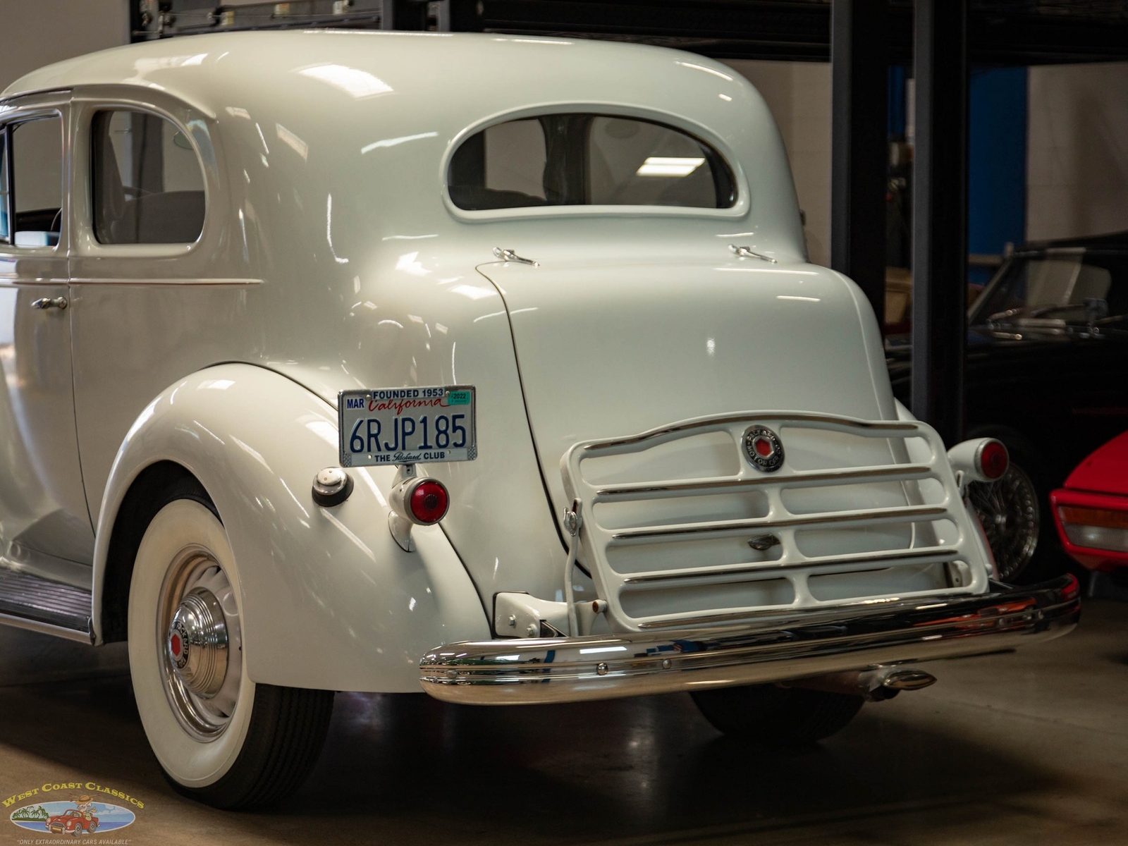 Packard-One-Twenty-1937-2-Door-Sedan-22