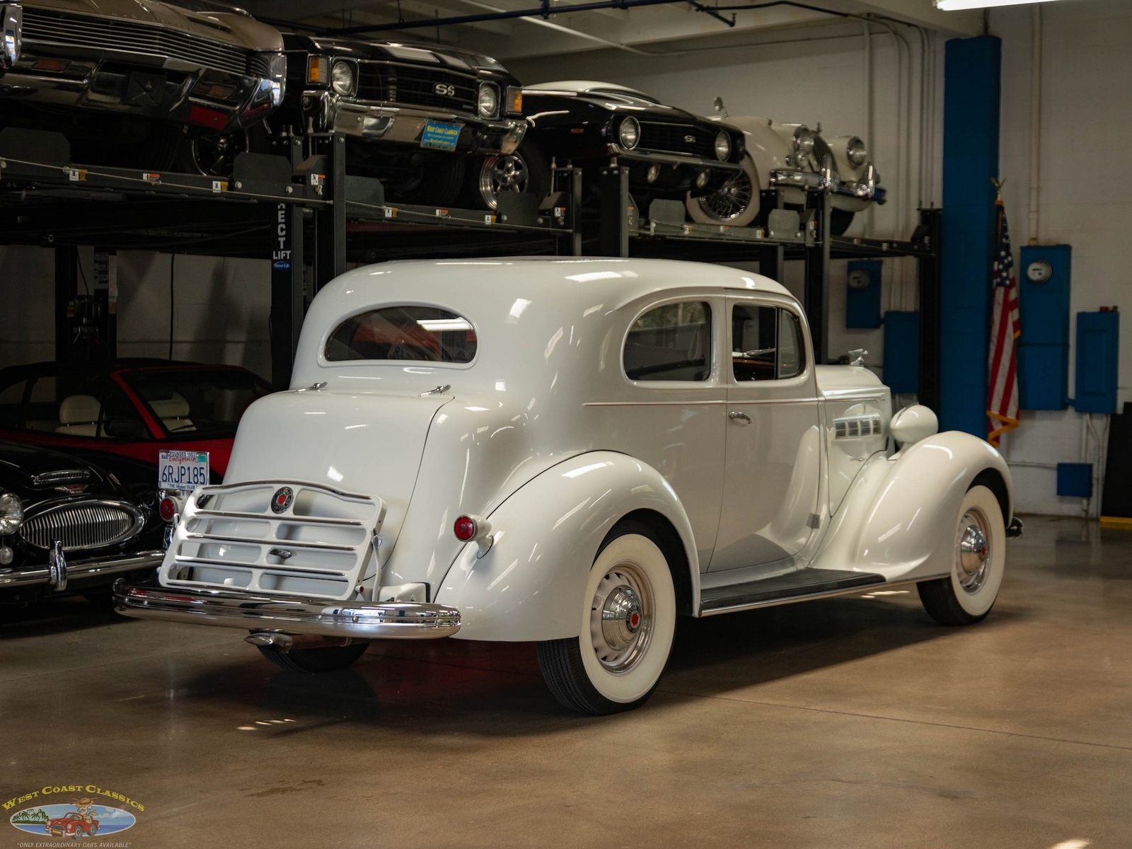 Packard-One-Twenty-1937-2-Door-Sedan-23