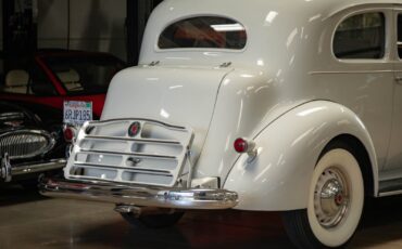 Packard-One-Twenty-1937-2-Door-Sedan-24