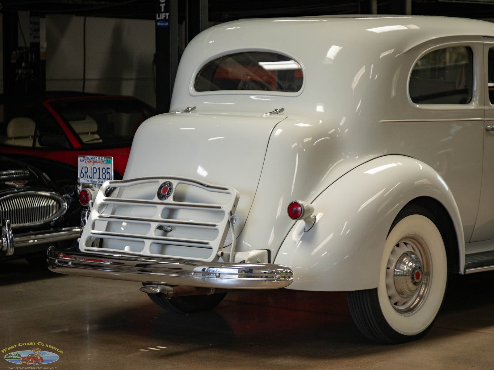 Packard-One-Twenty-1937-2-Door-Sedan-24