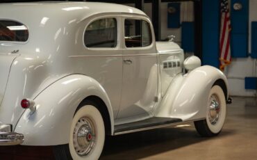 Packard-One-Twenty-1937-2-Door-Sedan-25