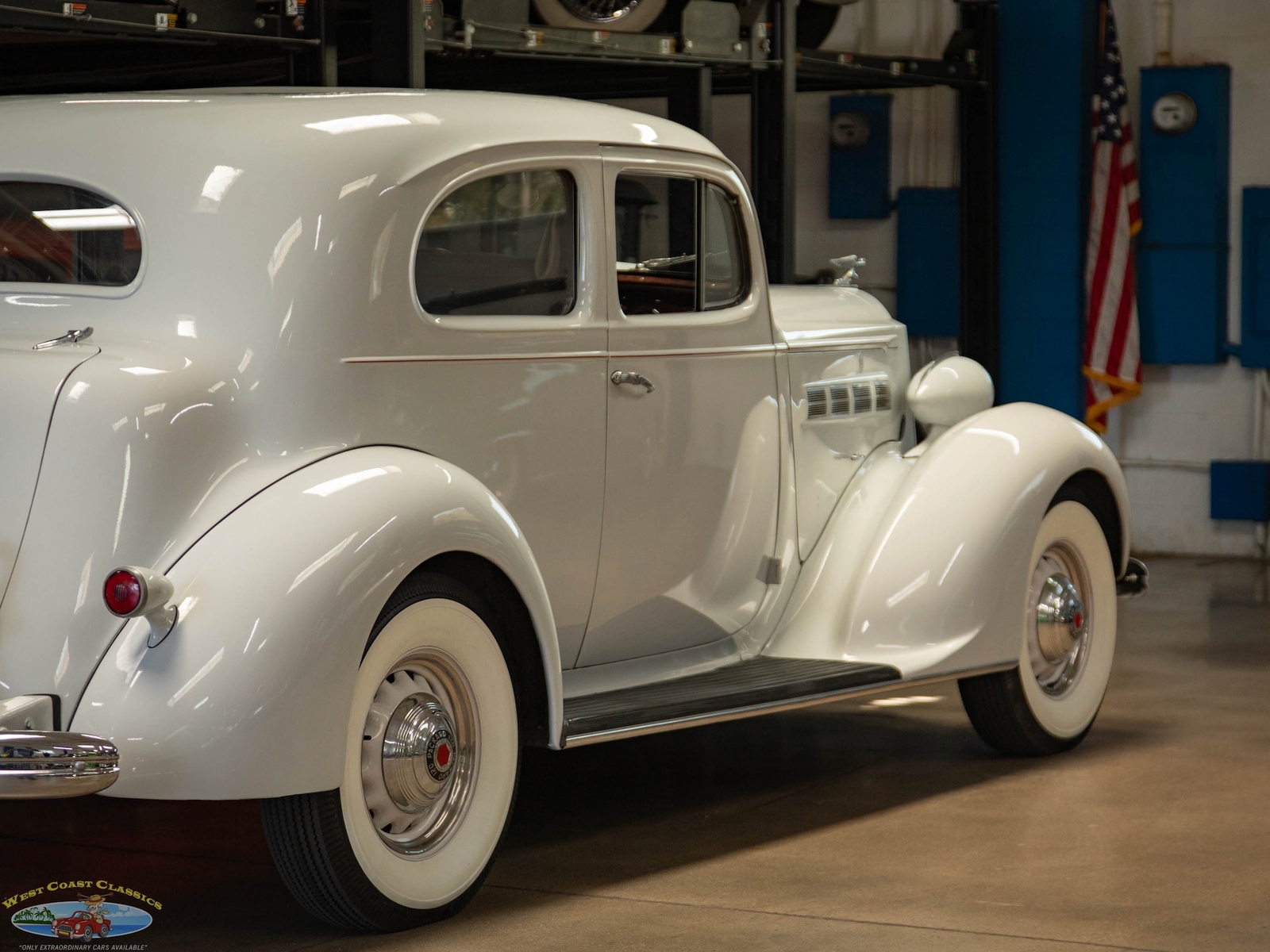 Packard-One-Twenty-1937-2-Door-Sedan-25