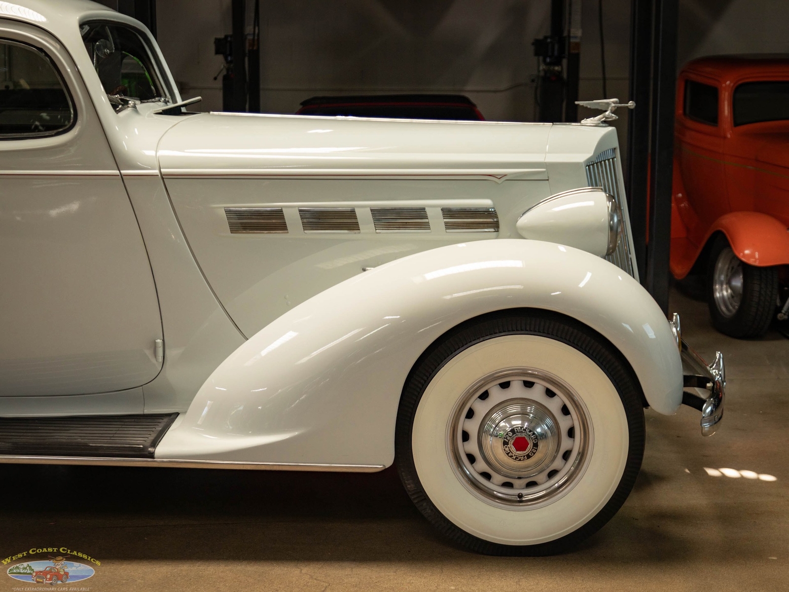 Packard-One-Twenty-1937-2-Door-Sedan-3