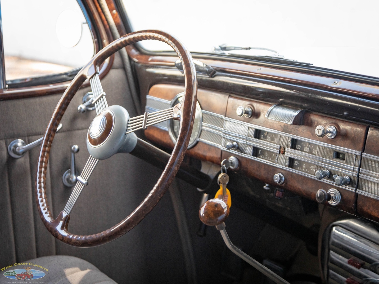 Packard-One-Twenty-1937-2-Door-Sedan-38