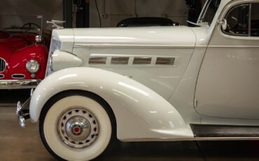 Packard-One-Twenty-1937-2-Door-Sedan-4