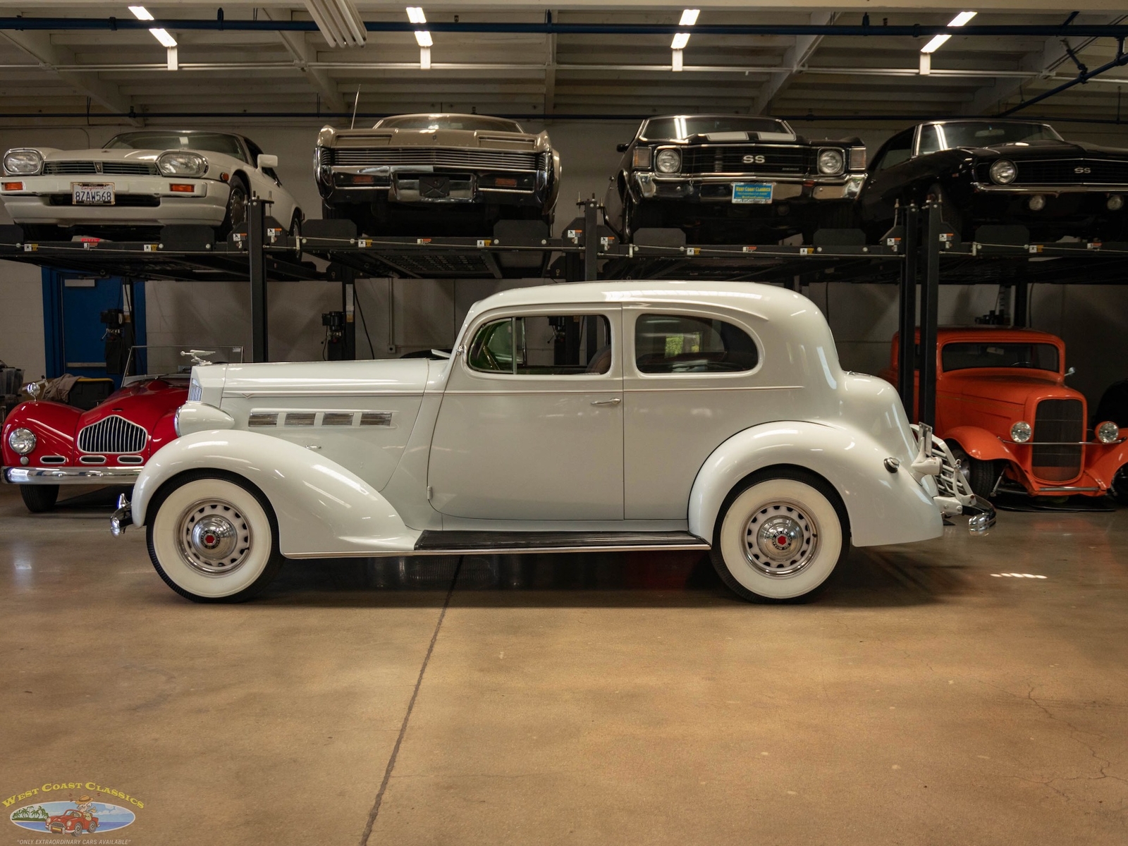 Packard-One-Twenty-1937-2-Door-Sedan-5
