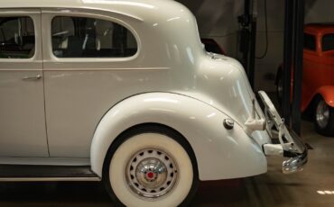 Packard-One-Twenty-1937-2-Door-Sedan-6