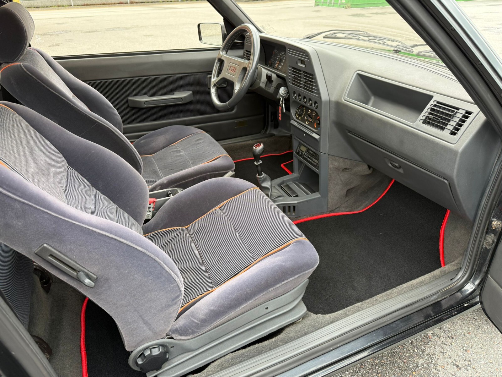 Peugeot-GTI-1989-Coupe-16