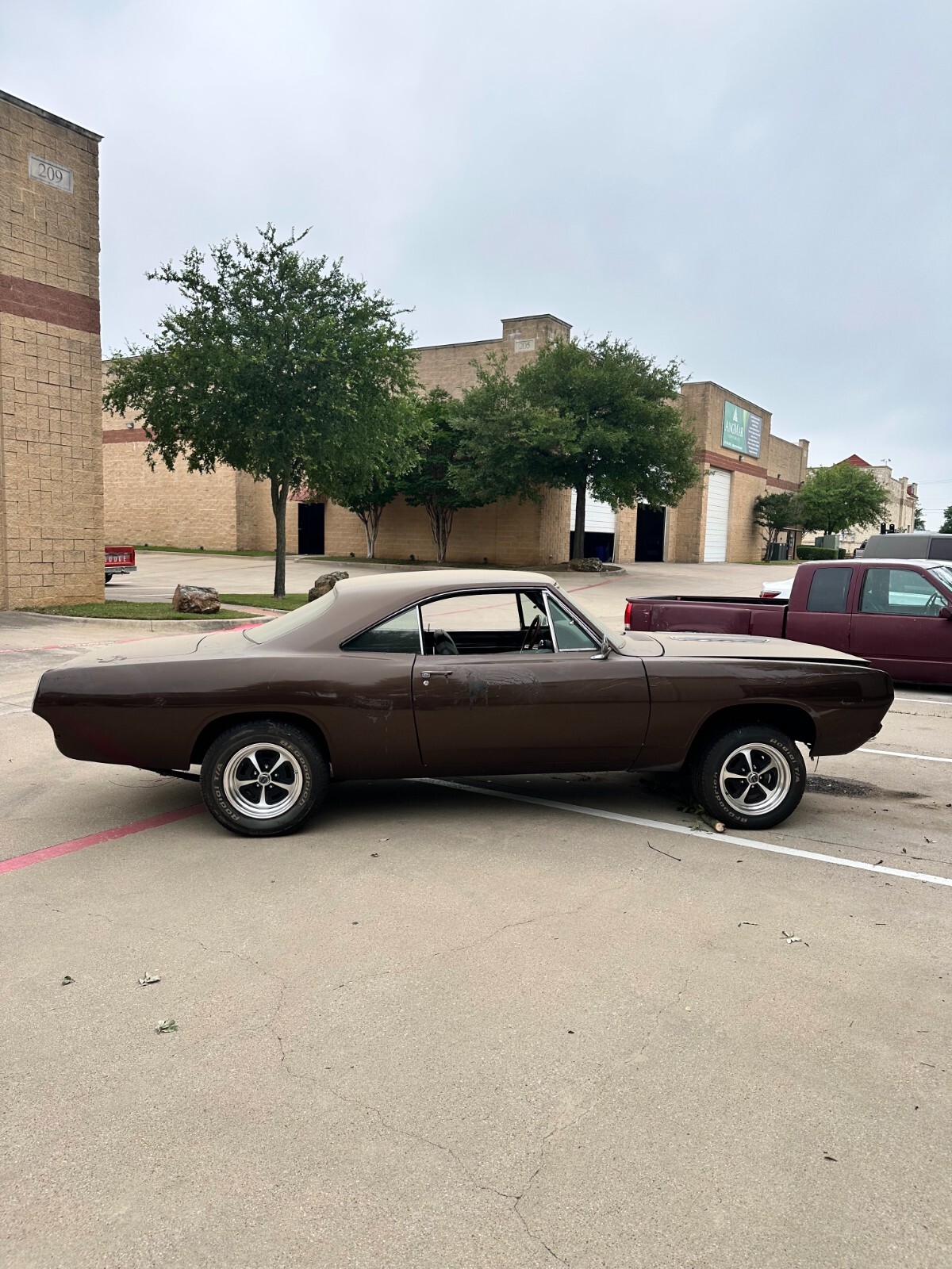 Plymouth-Barracuda-1967-5