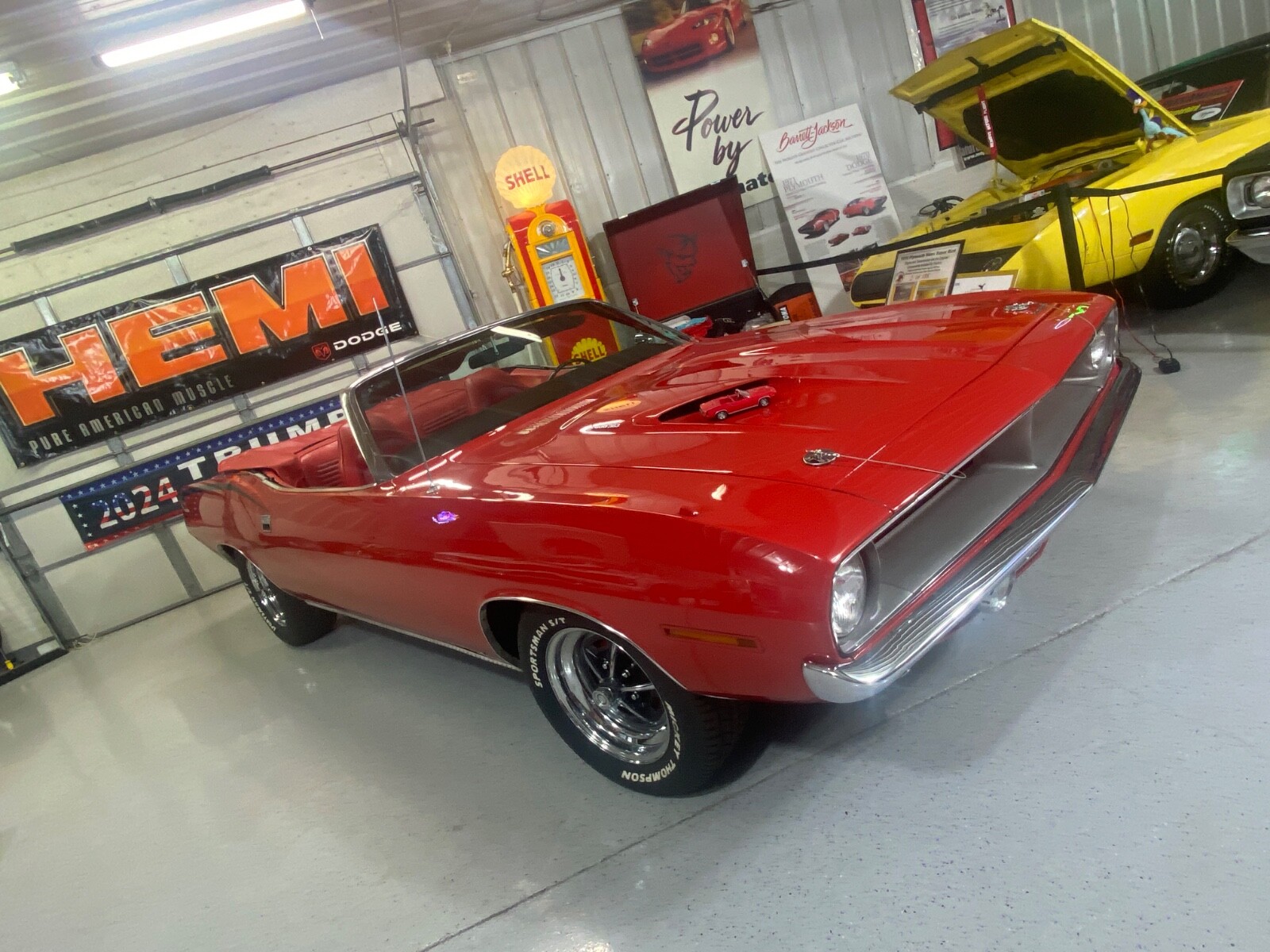 Plymouth-Barracuda-1970-Convertible-2