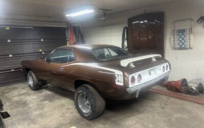 Plymouth Barracuda  1972 brown