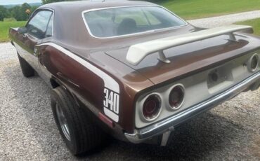 Plymouth-Barracuda-1972-brown-5