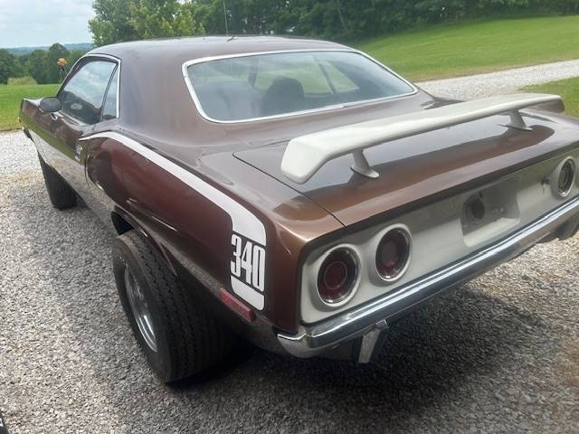 Plymouth-Barracuda-1972-brown-5