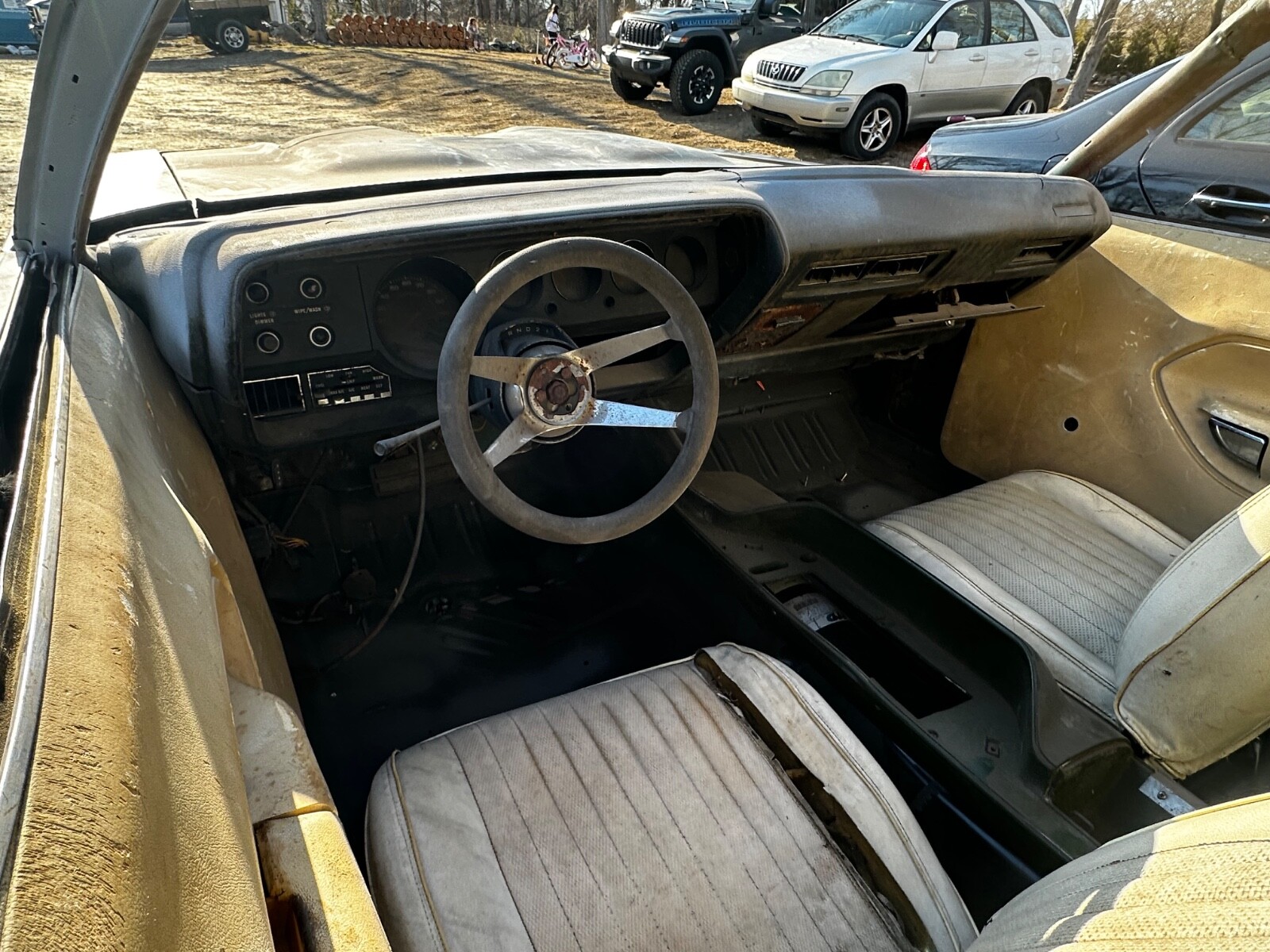 Plymouth-Barracuda-1973-10