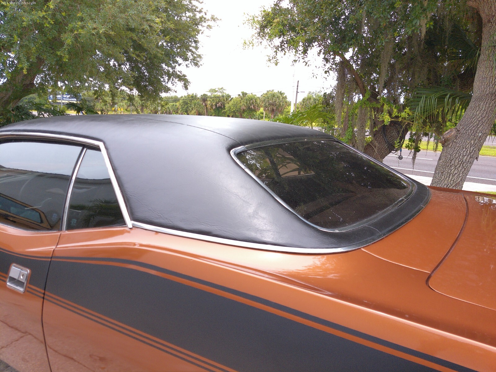 Plymouth-Barracuda-1973-Coupe-12