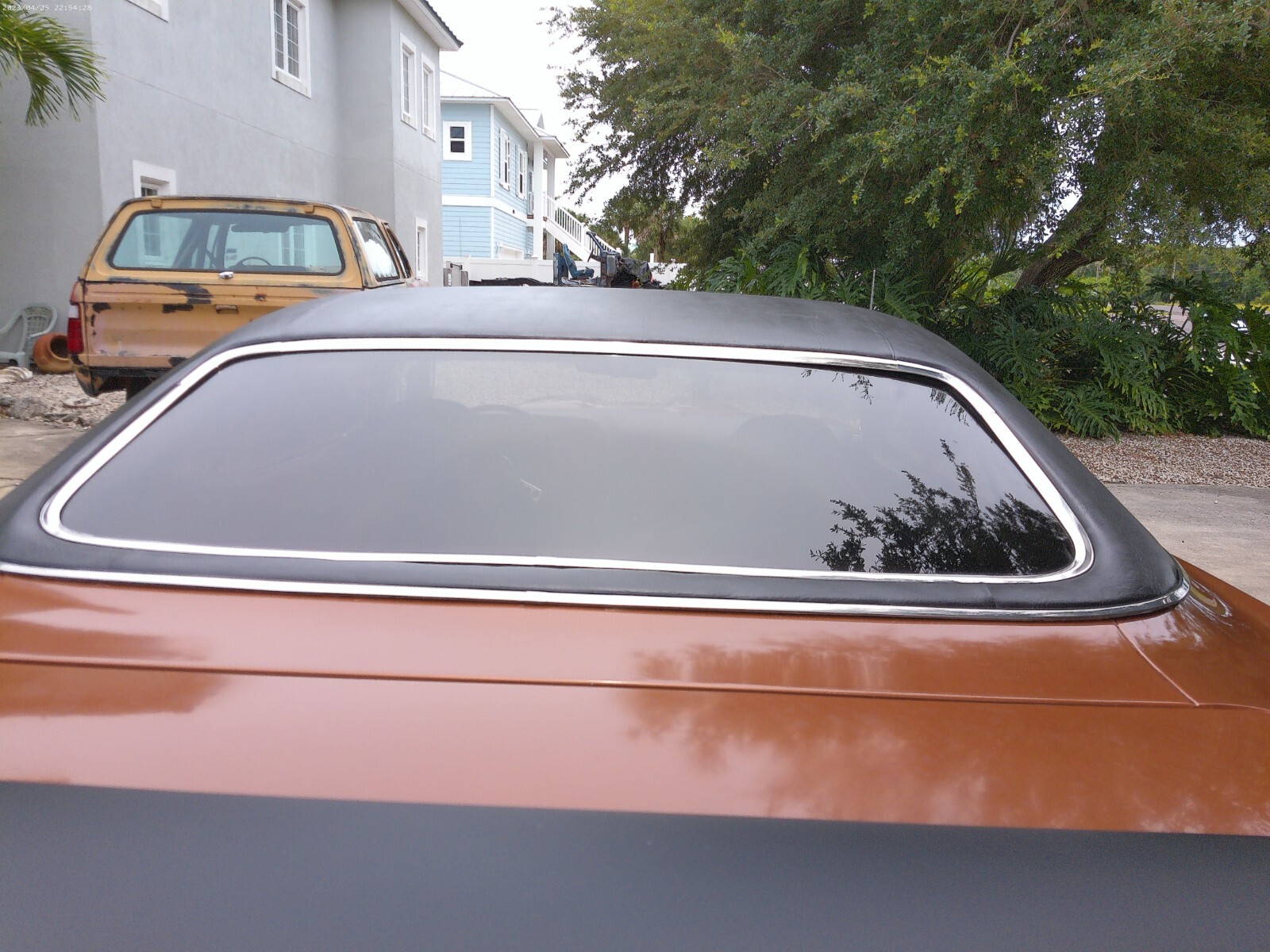 Plymouth-Barracuda-1973-Coupe-4
