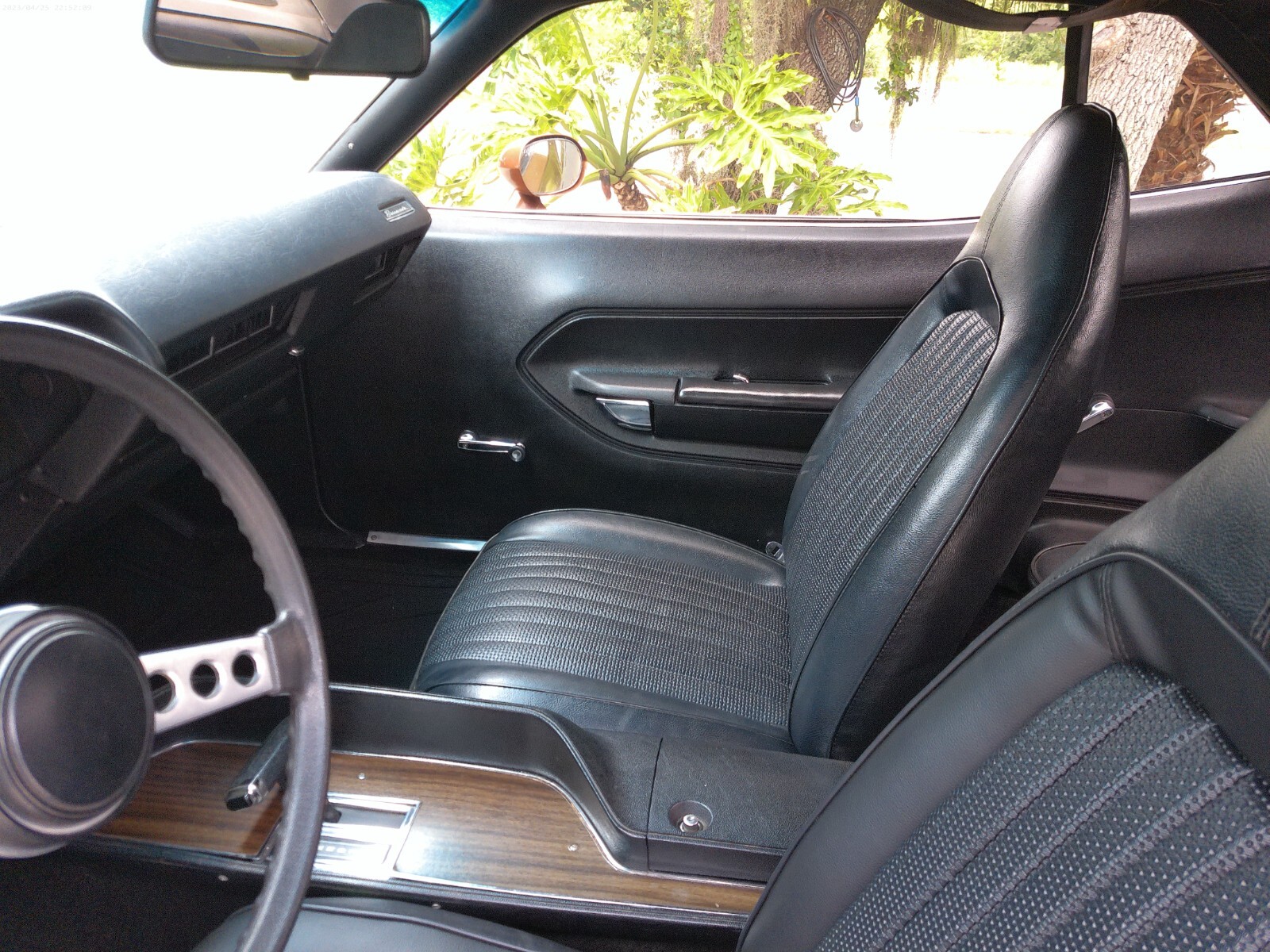 Plymouth-Barracuda-1973-Coupe-7