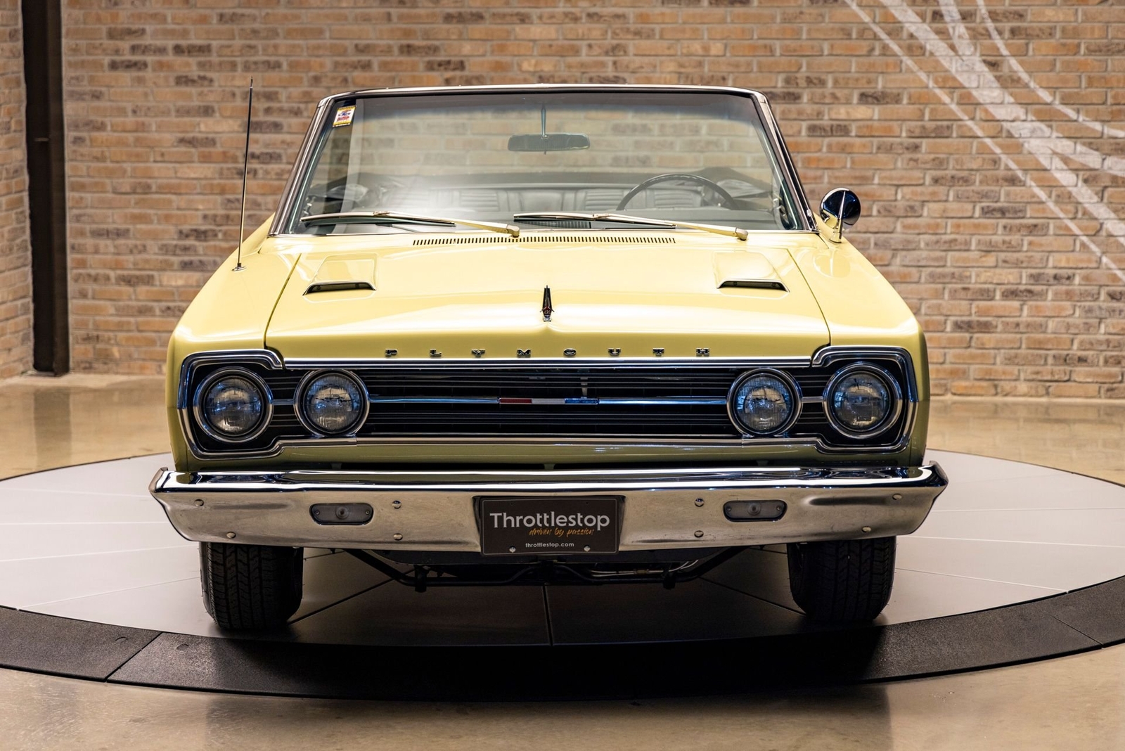 Plymouth-Belvedere-1967-Convertible-1