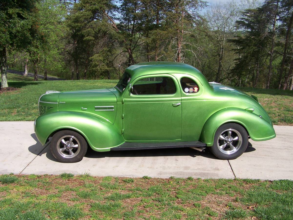 Plymouth-Custom-1939-green-1