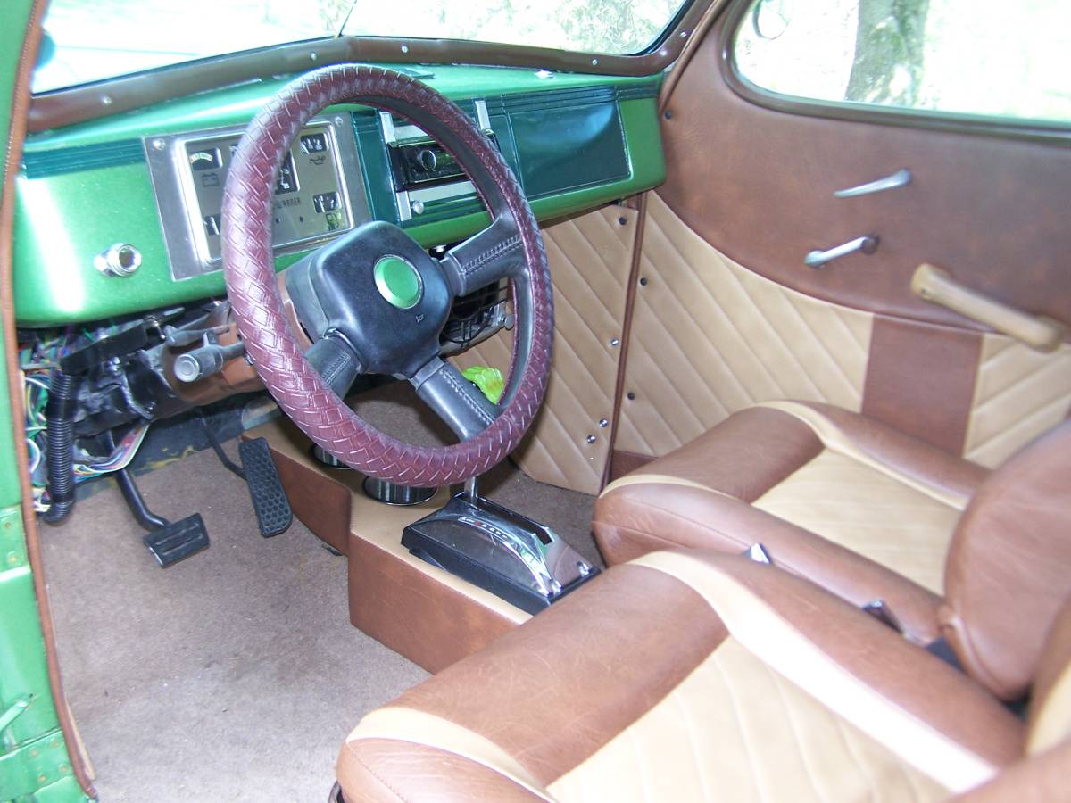 Plymouth-Custom-1939-green-10