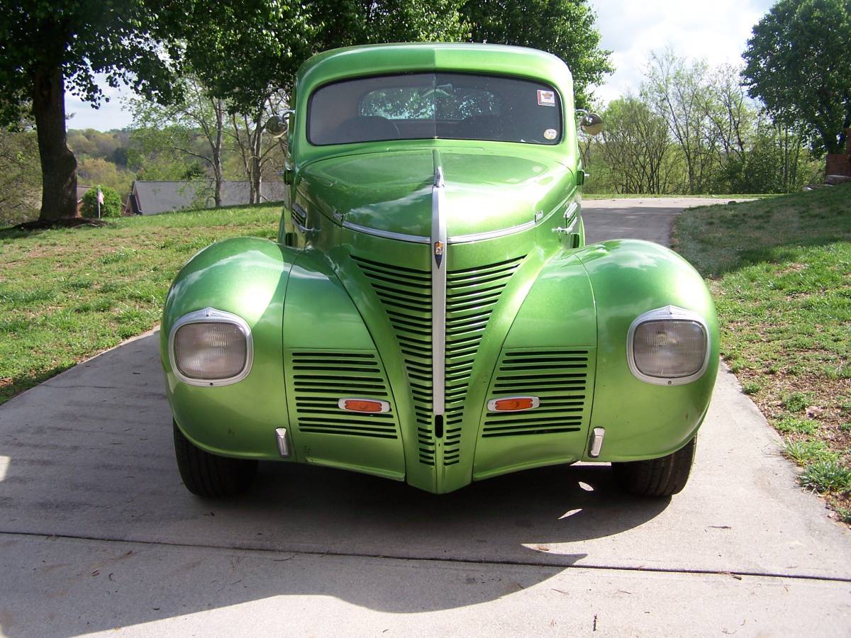 Plymouth-Custom-1939-green-2