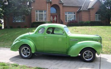 Plymouth-Custom-1939-green-3