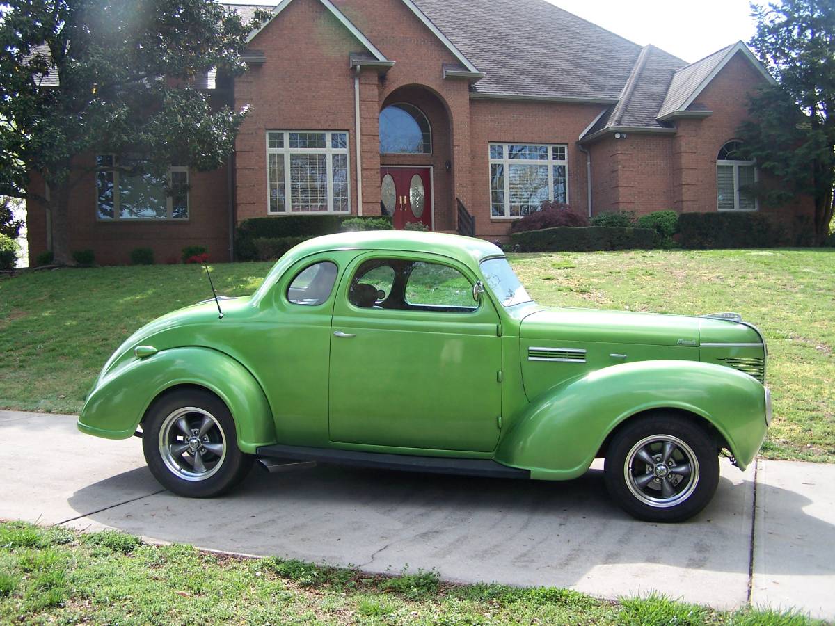 Plymouth-Custom-1939-green-3