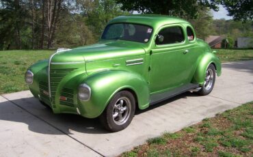 Plymouth-Custom-1939-green